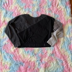 VS Cropped Sweater